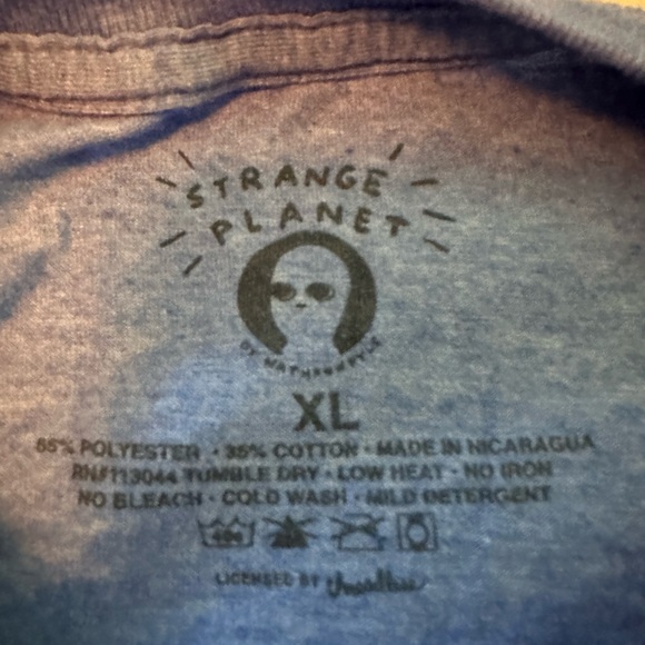 Strange planet “I found this…it’s vibrating” t-shirt - Picture 3 of 3